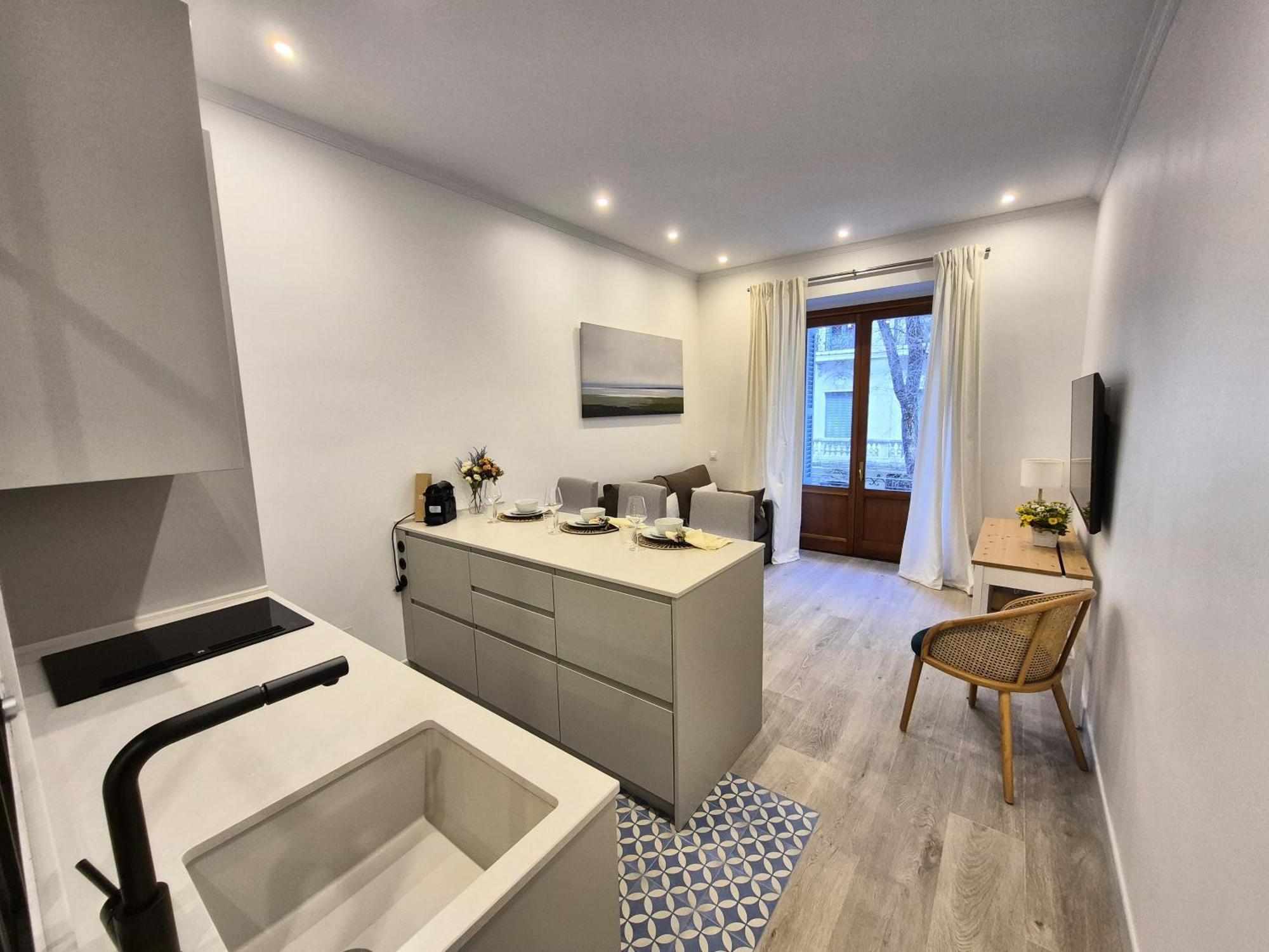 Apartamentos Plaza De Espana Madrid Eksteriør billede